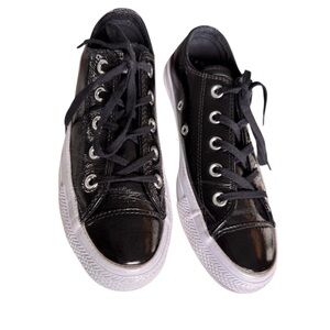 Converse Black Patent Leather Low-Top Sneakers - Size 6 - Sleek & Stylish